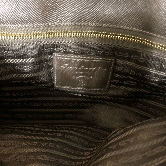 ♥️ PRADA MESSENGER BAG ♥️ NWOT AWESOME BAG! - Picture 12 of 12
